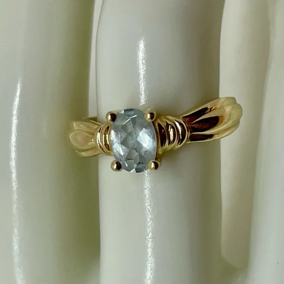 14K Yellow Gold Aquamarine Ring, 7 1/2 - Picture 1 of 10